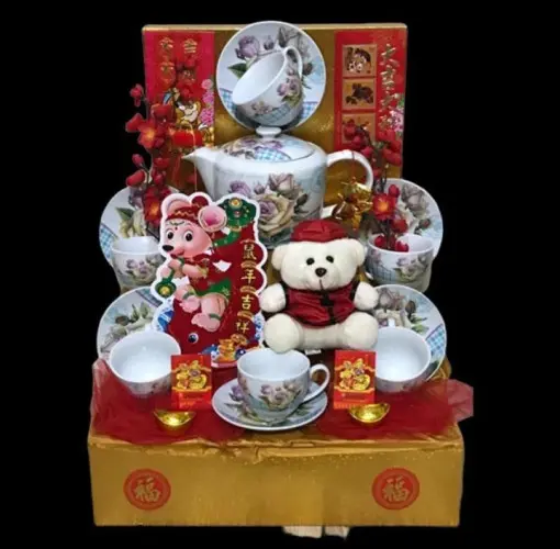 Hampers / Parcel Imlek di Halim Perdana Kusuma